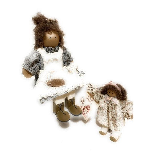 Lizzie High Wooden Dolls Happy Mothers day Shelf sitter missing chair two dolls - Picture 7 of 7